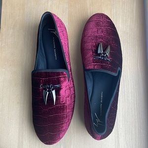 Men’s burgundy velvet loafer, slip on with chrome ornament. Excellent condition